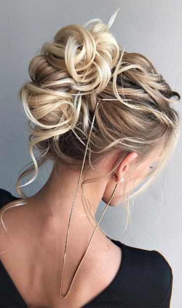 50 Best Updo Hairstyles For Trendy Looks In 2022 Messy Curly Twirled Updo 7203