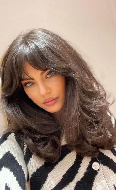 57 Trendy Ways To Wear Curtain Bangs Thick Hair Layered Cut With Bangs Hairstyle