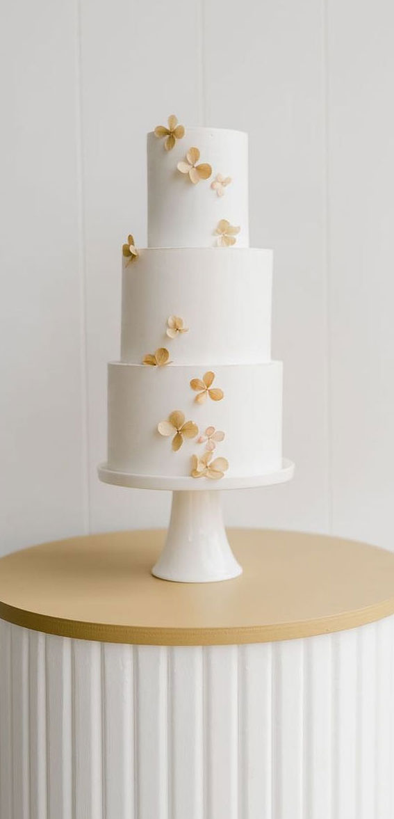 40 Cute Minimalist Cake Designs for Any Celebration : Minimal Elegance