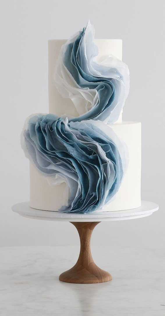 40 Cute Minimalist Cake Designs for Any Celebration : Ocean Blue Inspired Cake