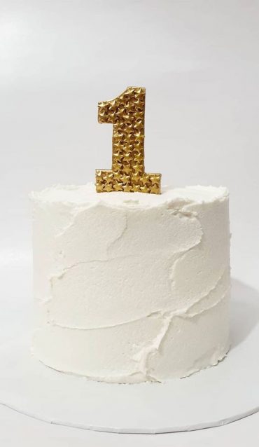 cute minimalist cake