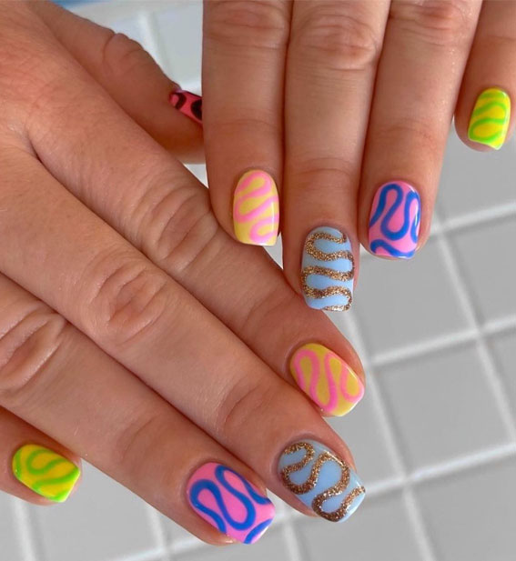 35 Fresh & Colourful Spring Nail Designs : Glitter Squiggle Nails