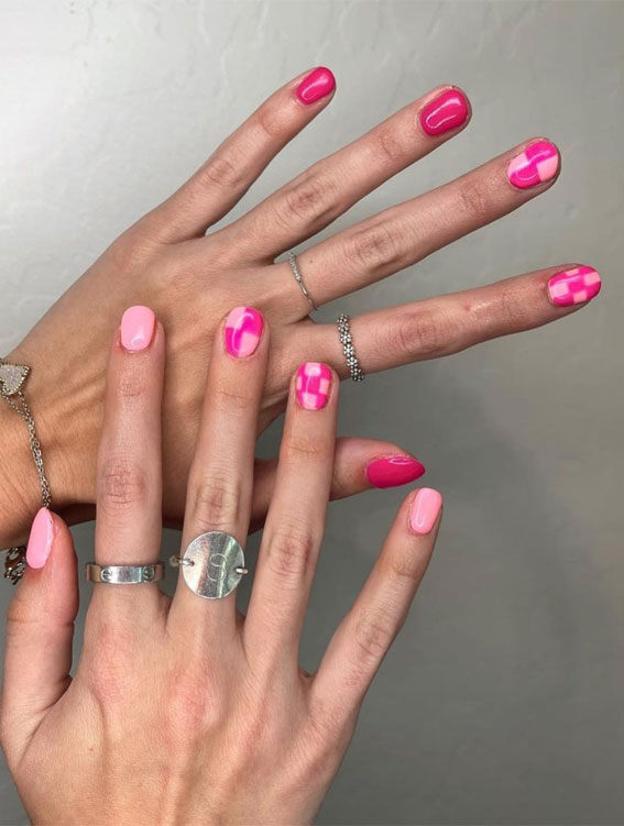 35 Fresh & Colourful Spring Nail Designs : Pink Check Short Nails