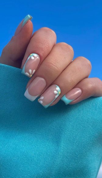 40 Trendy Flower Nail Designs That You Should Try Daisy Blue And White Colour Combo Nails