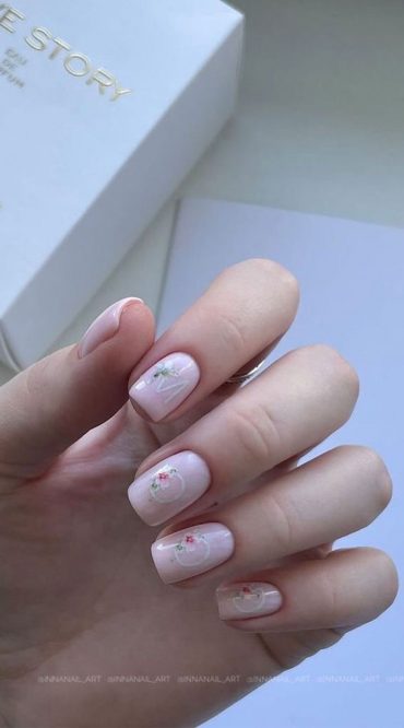 40 Trendy Flower Nail Designs That You Should Try Mood Flower Short Nails