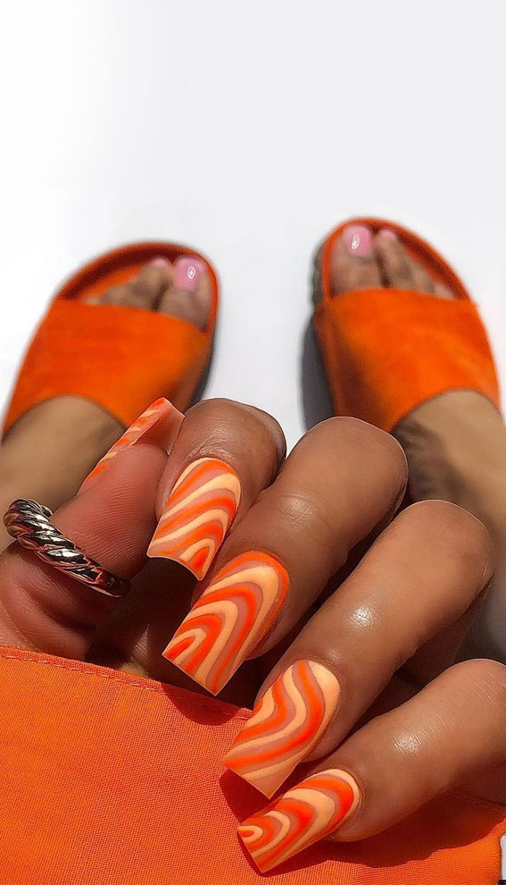 35 Cute Orange Nail Ideas To Rock in Summer : Wavy Orange Tone Square Nails