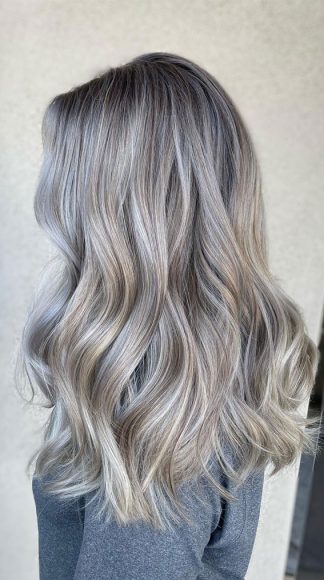 32 Ash Blonde Hair Colors & Styles : Light Ash Blonde + Waves