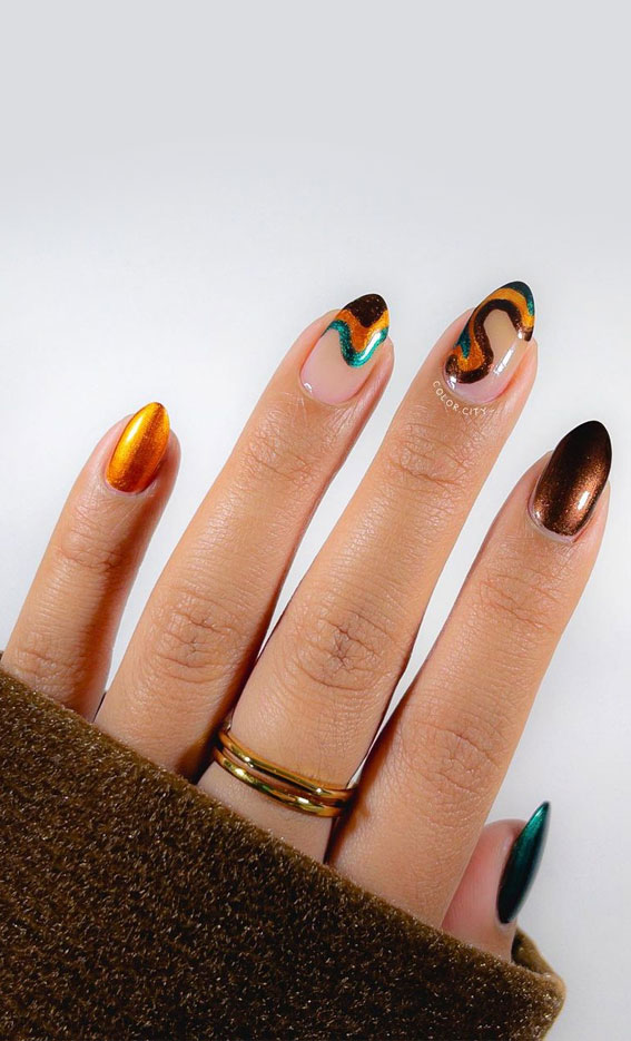32 Prettiest Autumn 2022 Nail Trends To Try Now Shimmery Autumn Swirl