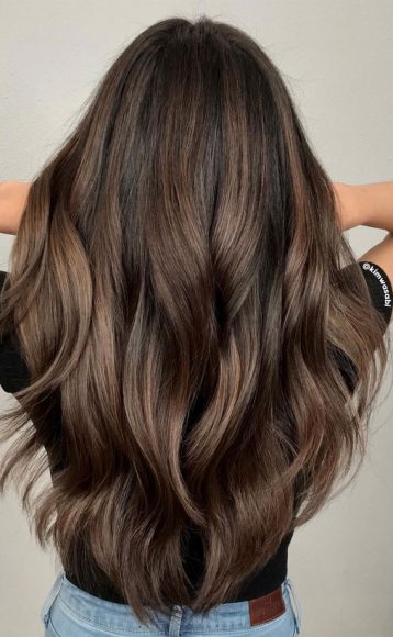 50 Autumn’s 2022 Hair Colour Trends : Soft Ash Brown