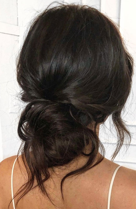 boho updo, voluminous updo, updo hairstyles, updo 2022, hairstyles, upstyle hairstyles, textured updo, messy updo, wedding updo hairstyles 2022, updo hairtyles 2022