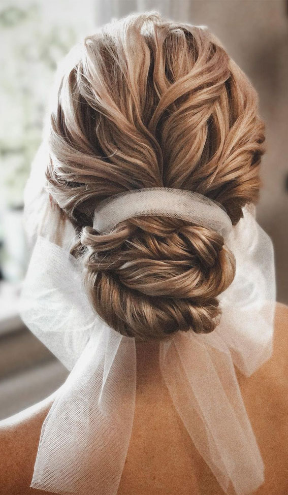 updo hairstyles, updo 2022, hairstyles, upstyle hairstyles, textured updo, messy updo, wedding updo hairstyles 2022, updo hairtyles 2022