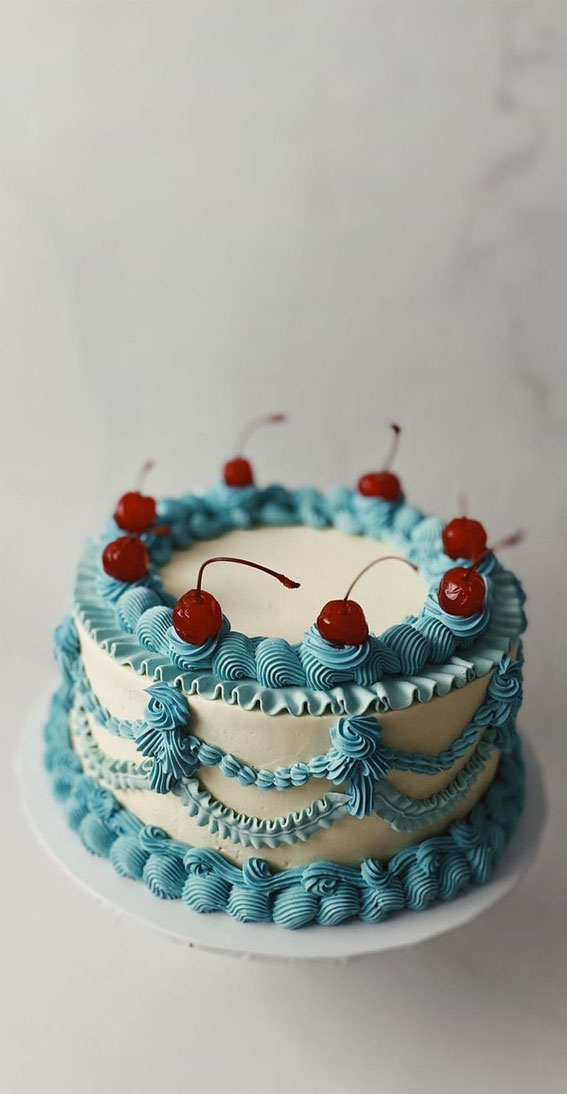 50 Vintage Inspired Lambeth Cakes That’re So Trendy : Blue Lambeth White Cake