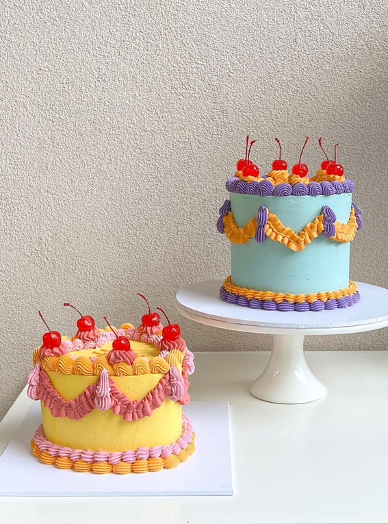 50 Vintage Inspired Lambeth Cakes That’re So Trendy : Blue or Yellow Cake?