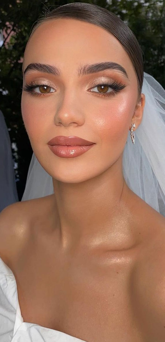 58 Stunning Makeup Ideas For Every Occasion : Shimmery Eye Makeup Bridal Look
