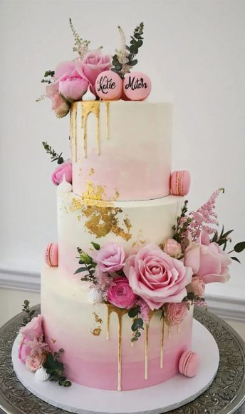 50 Beautiful Wedding Cakes In 2022 Ombre Pink Cake Topped With Macarons