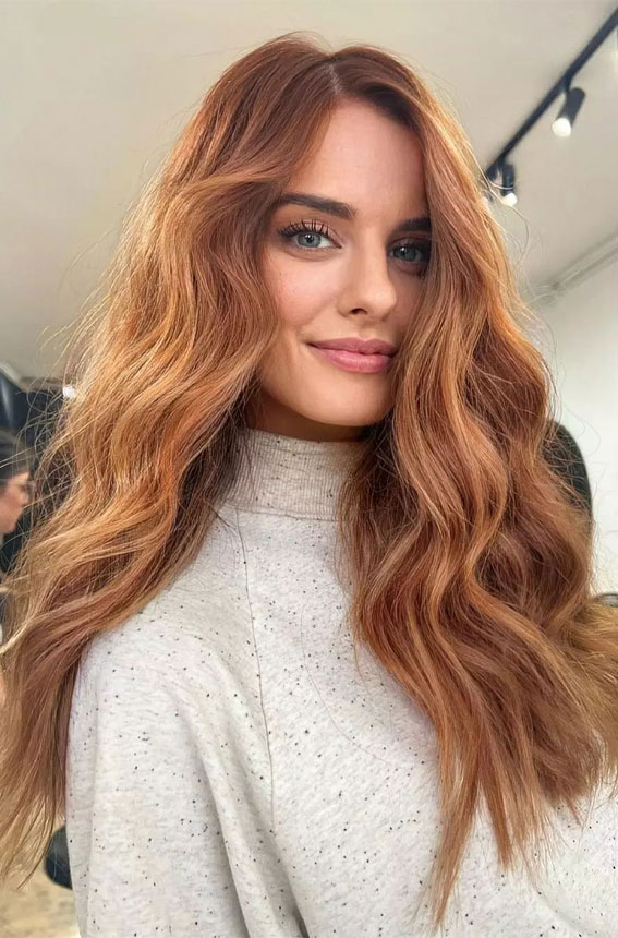 40 Copper Hair Color Ideas That’re Perfect for Fall : Long Loose Waves + Golden Copper