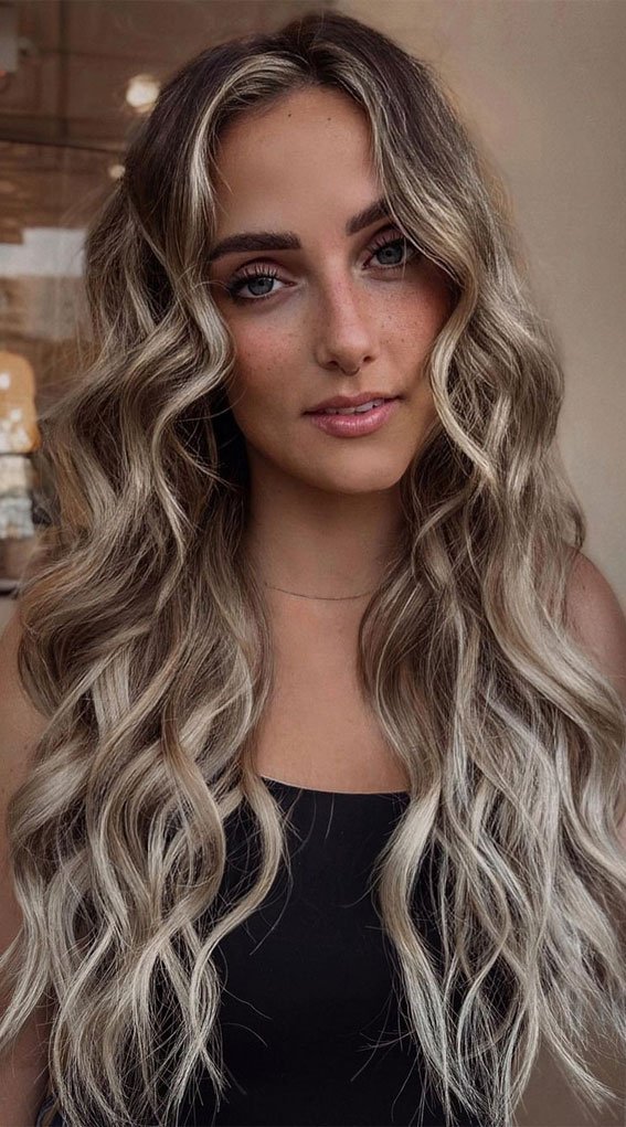 50 Fabulous Fall Hair Color Ideas For Autumn 2022 : Butter Toffee Salty Beach Waves