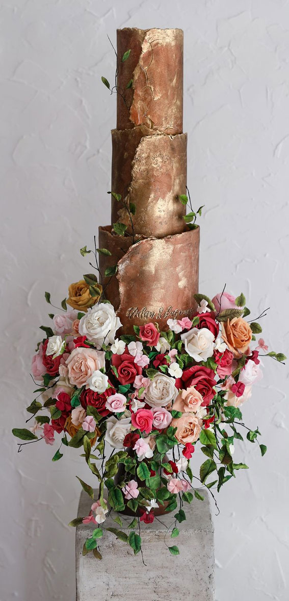 40+ stylish Dark & Moody Wedding Cakes : Brown Tall wedding cake with 100 Flowers