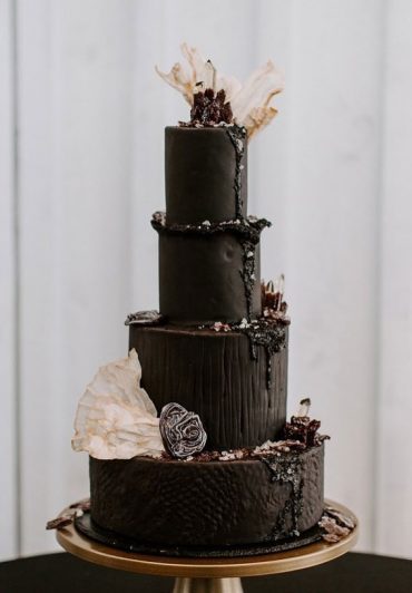 40 Stylish Dark And Moody Wedding Cakes Four Tiered Round Cake 