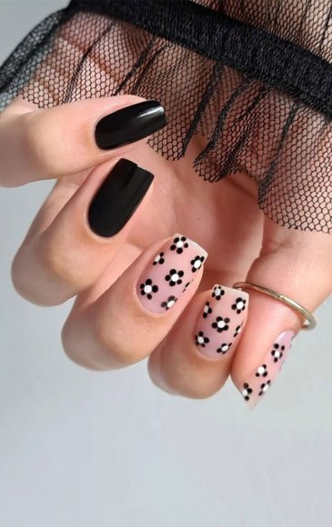 70 Stylish Nail Art Ideas To Try Now Black Flower Nails