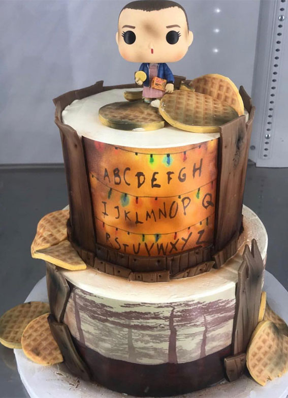 40+ Awesome Stranger Things Cake Ideas : Rustic Woodsy Cake