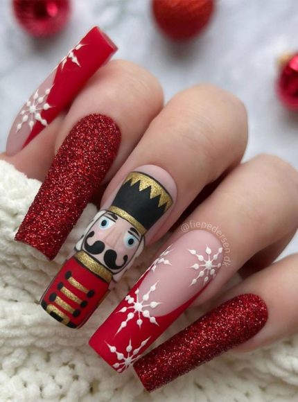 50 Fab Christmas Nail Designs And Ideas The Nutcracker Nails 