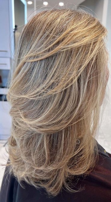 50 Haircut And Hairstyles For Women Over 50 Blonde Highlights Layered Medium Length 5653