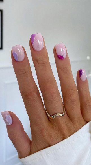 30 Gorgeous November Nail Ideas : Purple Abstract Short Nails