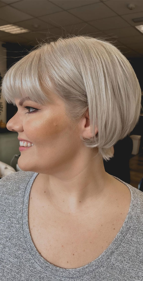 50 Best Short Hair with Bangs : Textured Chin Length Bob with