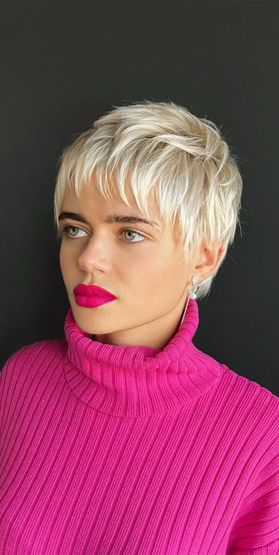 50 Best Short Hair with Bangs : Crown Layered Pixie Cut