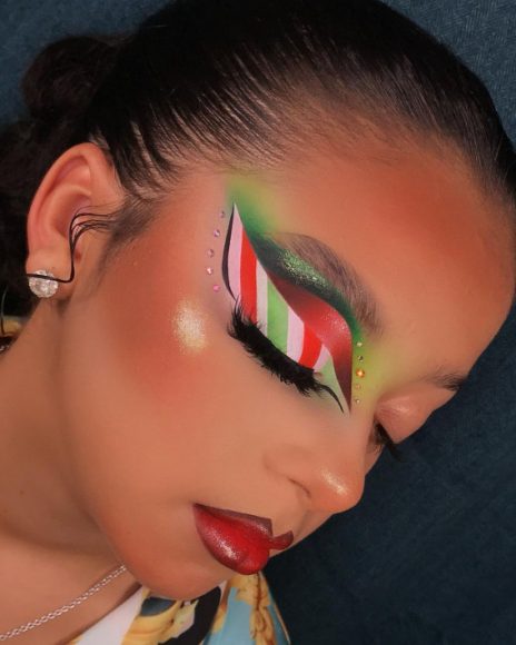 20 Christmas And Holidays Makeup Ideas Red Green And White Cut Crease 0555