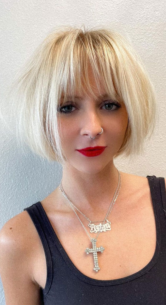 30+ Cute Fringe Hairstyles For Your New Look : Textured & Chic Bob