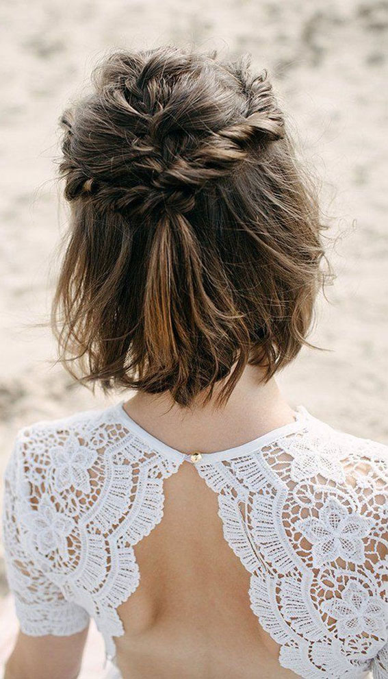 35+ Cute & Easy Ways to Style Short Hair : Chanel Hair Clip on Low