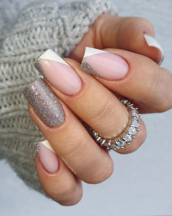 50+ Christmas & Holiday Nails For A Festive Look : Neutral Glitter V-French Nails