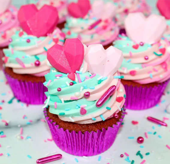 30+ Cute Valentine’s Day Cupcakes : Pink & Mint Buttercream + Heart Gems