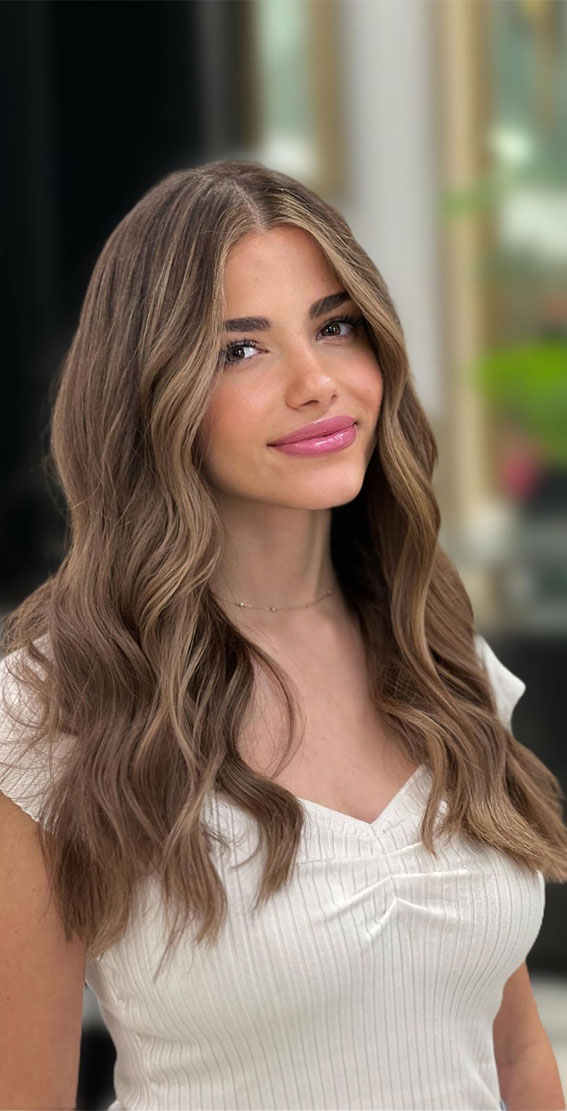 30+ Hair Colour Trends To Try in 2023 : Milk Tea Balayage Soft Waves