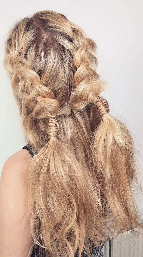 20 Stunning Christmas Party Hairstyles For Curly Hair