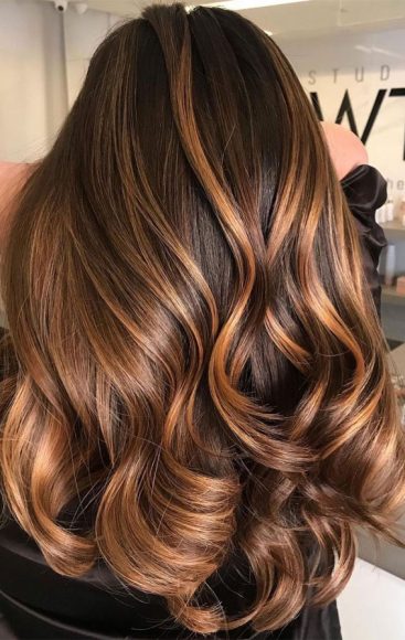 30+ Hair Colour Trends To Try in 2023 : Warm Cognac