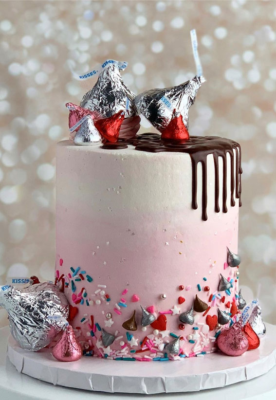 40+ Cute Valentine’s Cake Ideas : Ombre Pink + Chocolate Sauce