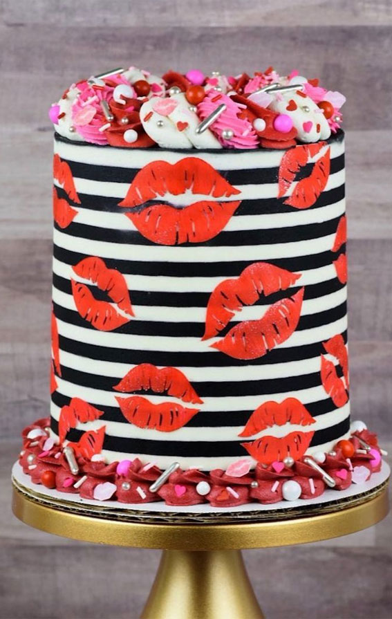 40+ Cute Valentine’s Cake Ideas : Black & White Stripped Cake