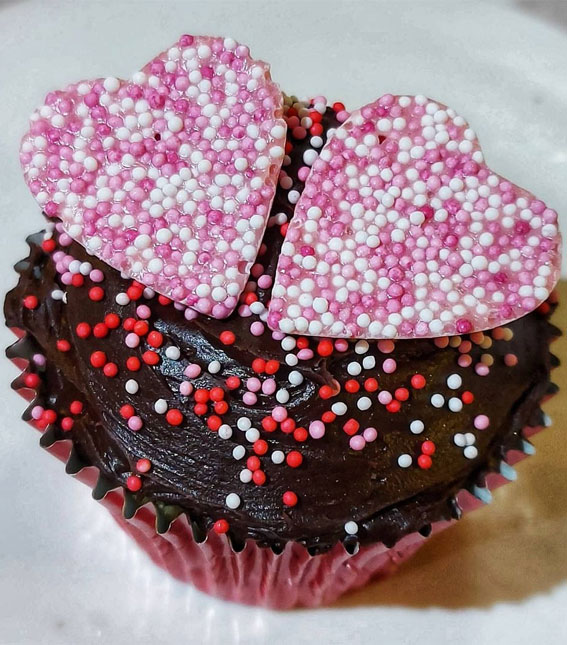 30+ Cute Valentine’s Day Cupcakes : Chocolate buttercream + two chocolate hearts