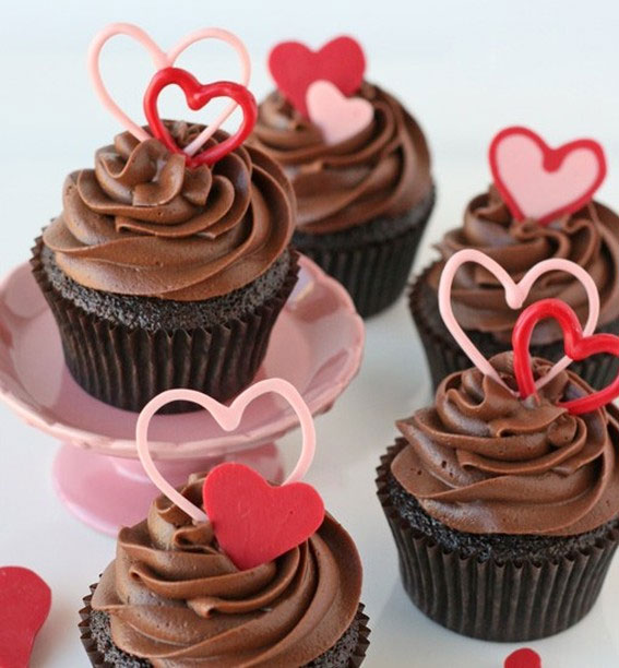 30+ Cute Valentine’s Day Cupcakes : Pink & Red Hearts