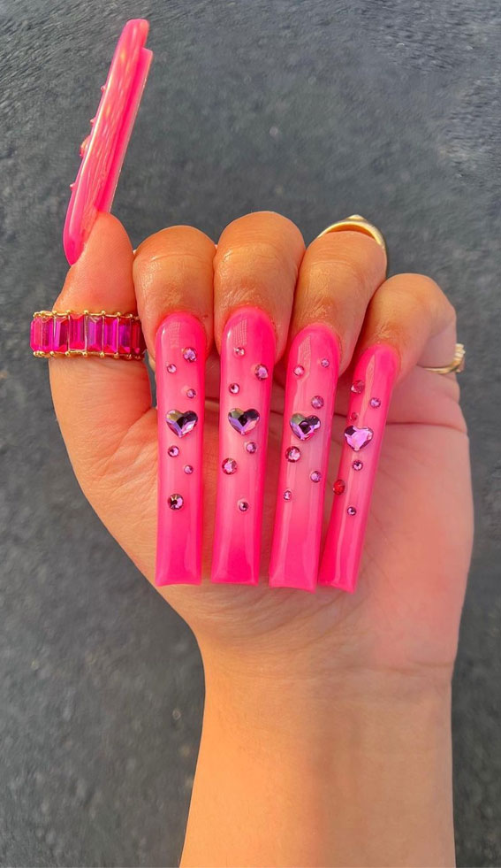 59 Cutest Valentine’s Day Nails To Wear Right Now : Pink Aura Nails with Hearts