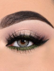 50+Makeup Looks To Make You Shine in 2023 : Nude Eyeshadow + Shimmery ...