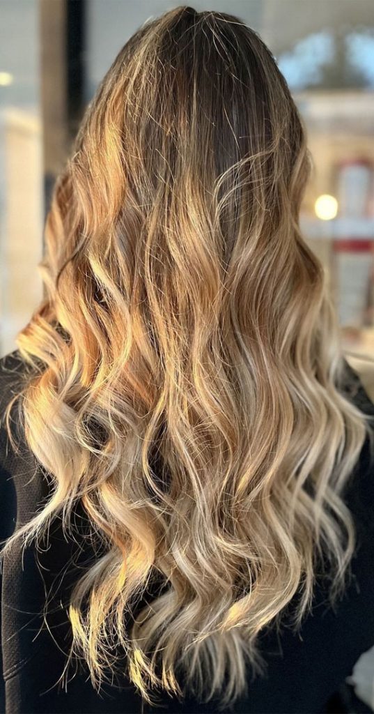 40 Dirty Blonde Hair Colour Ideas : Dark Root Honey Blonde