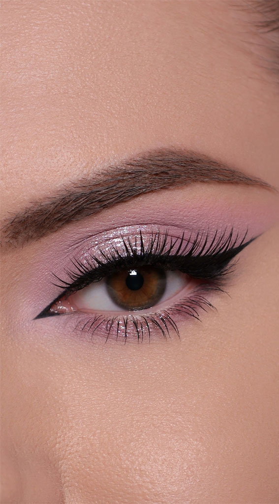 50+Makeup Looks To Make You Shine in 2023 : Graphic Liner + Lavender Eyeshadow