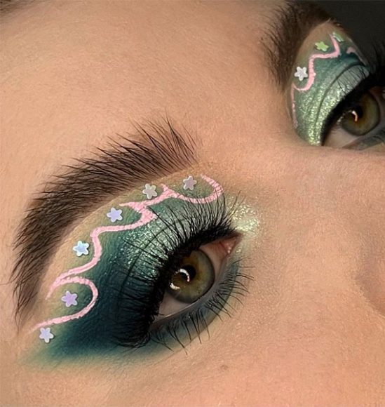 50+Makeup Looks To Make You Shine in 2023 Dark Green + Flower