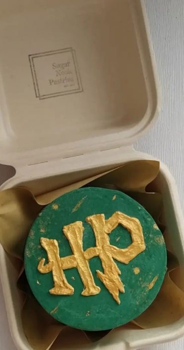 40+ Cute Simple Birthday Cake Ideas : Harry Potter Green Cake