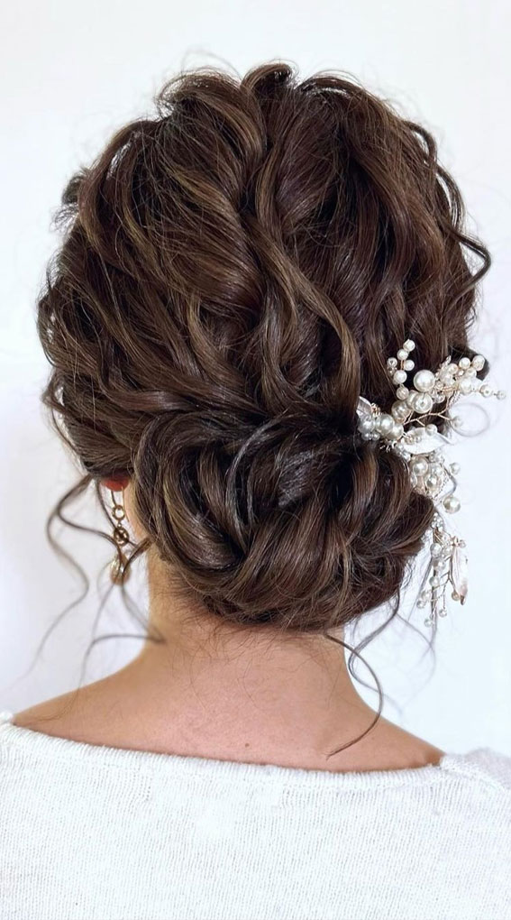 50+ Updo Hairstyles That’re So Stylish : Lots of texture in an effortlessly