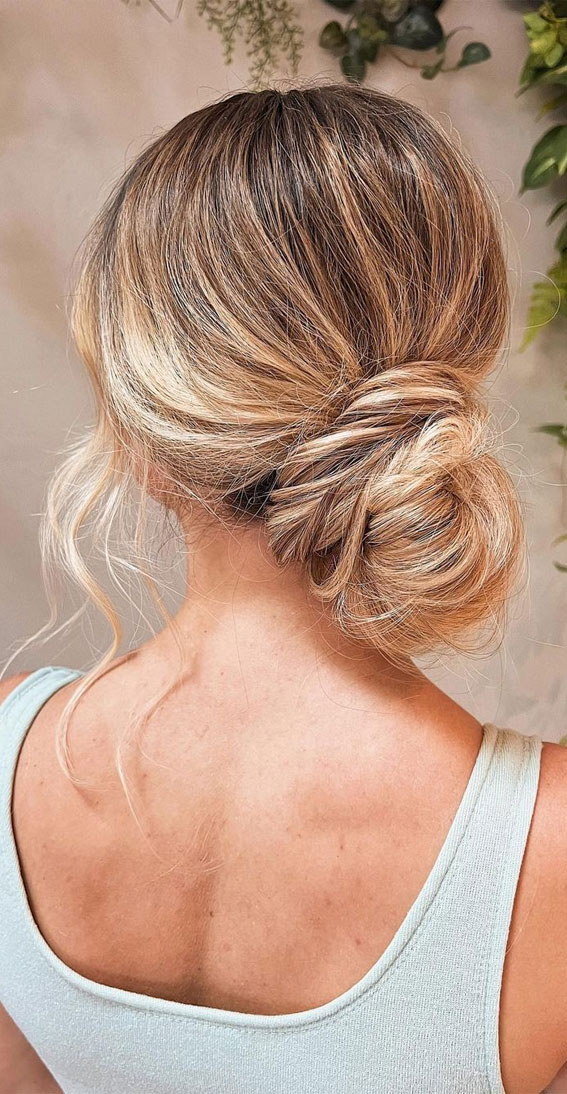 50+ Updo Hairstyles That’re So Stylish : Effortless Bun